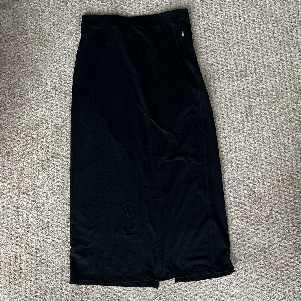 Vuori Black Halo Column Maxi Skirt
